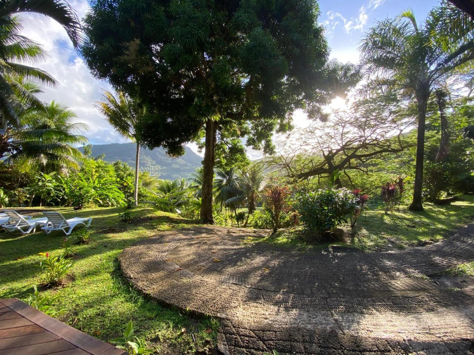Huahine Manta Lodge Avec 4X4 Optionnel Haapu Exterior photo